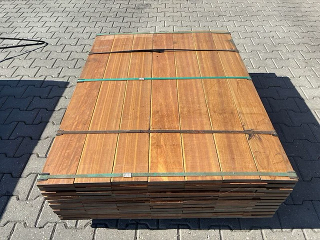 Ca. 136x guyana ipé planken geschaafd, 25x140mm, lengte 118/65cm, 18/125cm - afbeelding 1 van  3
