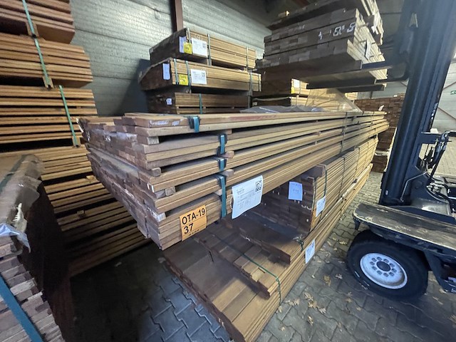 Ca. 137x guyana teak planken geschaafd, 21x90mm, lengte 15/455cm, 35/485cm, 13/515cm, 17/545cm, 57/575cm - afbeelding 2 van  4