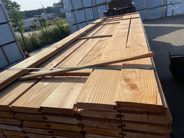 Ca. 138x douglas wisselsponning, 18x190mm, lengte 400cm - afbeelding 1 van  3
