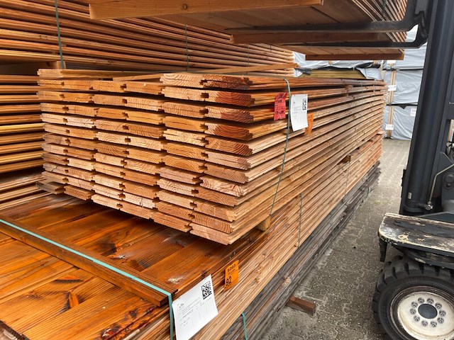 Ca. 138x douglas wisselsponning/halfhoutsrabat, 18x190mm, lengte 400cm - afbeelding 2 van  3