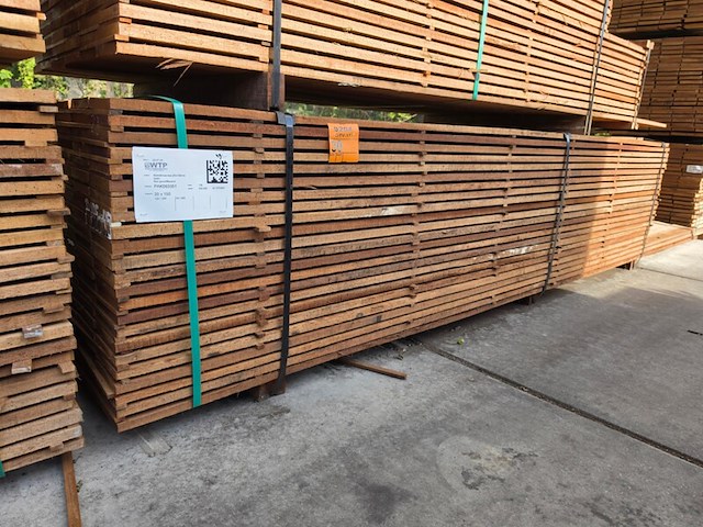 Ca. 138x guyana teak beschoeiingsplanken, 20x150mm, lengte 120/300cm, 18/400cm - afbeelding 4 van  4