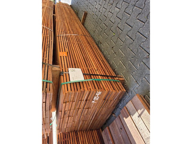 Ca. 138x guyana teak beschoeiingsplanken, 20x150mm, lengte 15/450cm, 25/500cm, 98/550cm - afbeelding 4 van  4