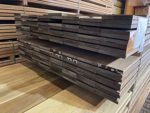 Ca. 138x guyana teak country grade planken geschaafd, 18x140mm, lengte 300cm - afbeelding 3 van  3