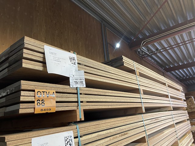 Ca. 138x guyana teak country grade planken geschaafd, 18x140mm, lengte 37/300cm, 101/400cm - afbeelding 2 van  3