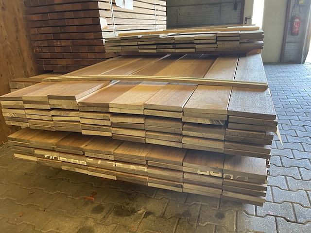 Ca. 138x guyana teak planken geschaafd, 18x140mm, lengte 37/300cm, 101/400cm - afbeelding 3 van  3