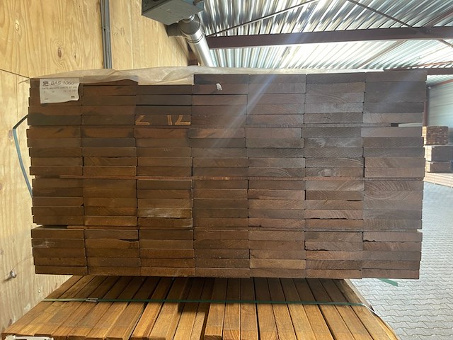 Ca. 139x guyana teak planken geschaafd, 25x145mm, lengte 100cm - afbeelding 2 van  3
