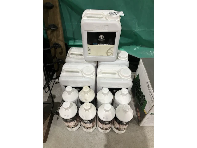 Ca. 13x bilge cleaner, nauta nova, 12012 - afbeelding 1 van  3