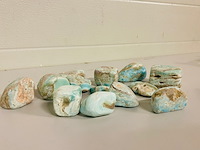 Ca. 13x blue caribbean calcite gepolijst - afbeelding 1 van  5
