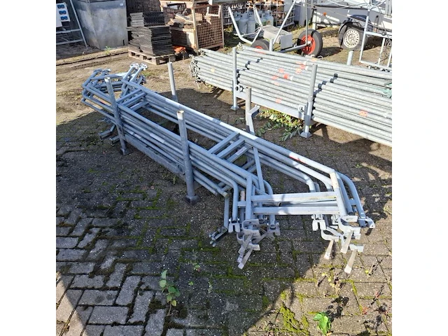 Ca. 13x bordestrap leuning, layher, allround | 257 cm, in transportbok - afbeelding 1 van  8