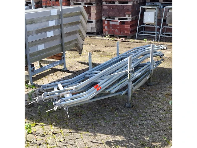 Ca. 13x bordestrap leuning, layher, allround | 257 cm, in transportbok - afbeelding 2 van  8