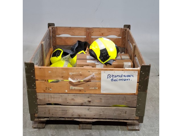 Ca. 13x brandweer helm - afbeelding 1 van  7