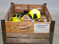 Ca. 13x brandweer helm - afbeelding 1 van  7