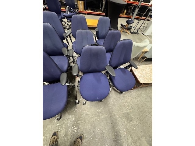 Ca. 13x bureaustoel rh, logic 300, blauw, met armleggers - afbeelding 3 van  12