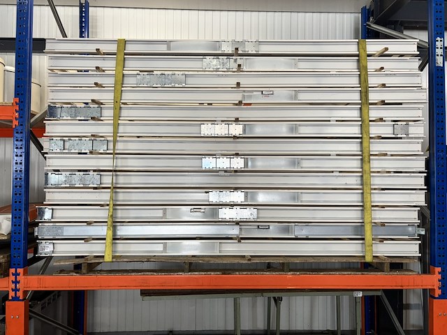 Ca. 13x demontabele kozijnen van systeemwanden / scheidingswandpanelen, intermontage, wit - afbeelding 1 van  8