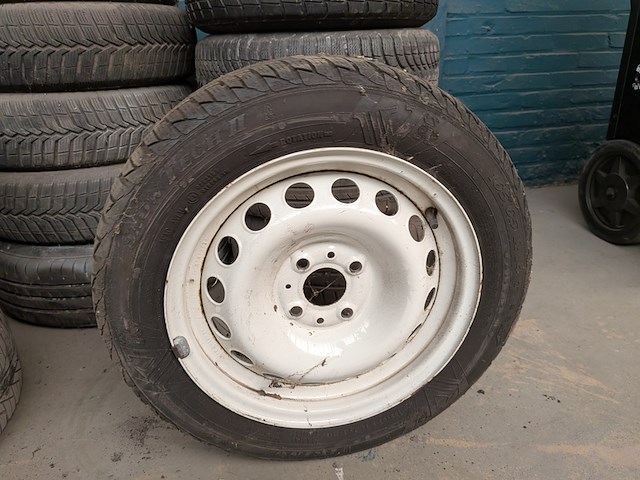 Ca. 13x diverse autoband op velg - afbeelding 2 van  24