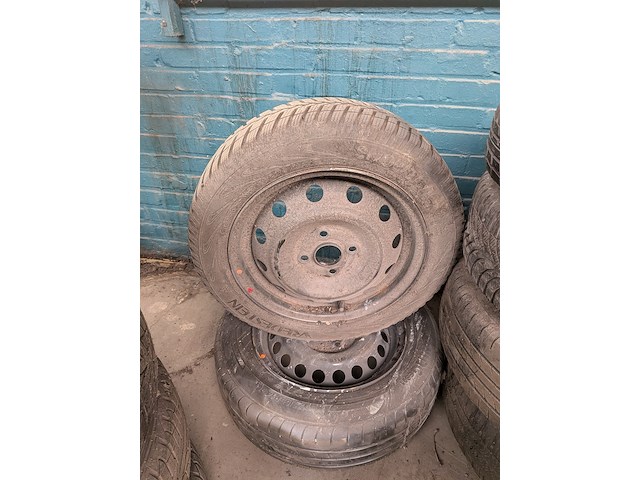 Ca. 13x diverse autoband op velg - afbeelding 10 van  24