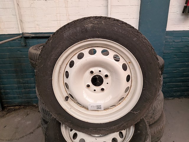 Ca. 13x diverse autoband op velg - afbeelding 12 van  24