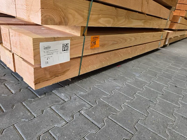 Ca. 13x douglas staanders fijnbezaagd, 150x150mm, lengte 300cm - afbeelding 4 van  4