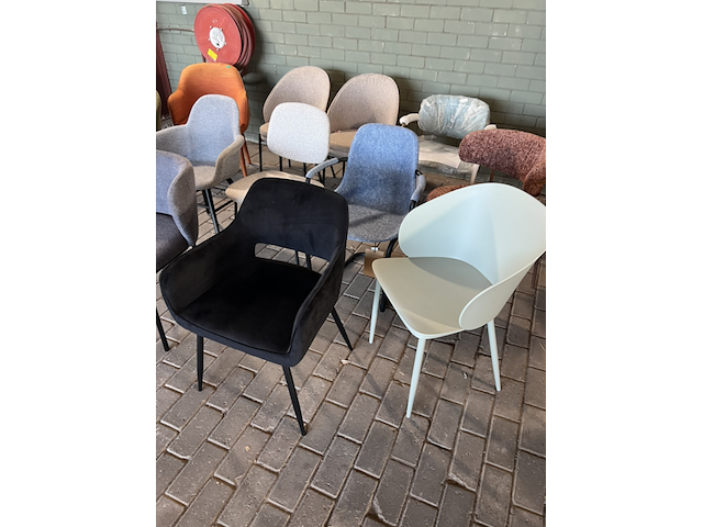 Ca. 13x eetkamerstoelen merk, zuiver, kave home enz. - afbeelding 2 van  4