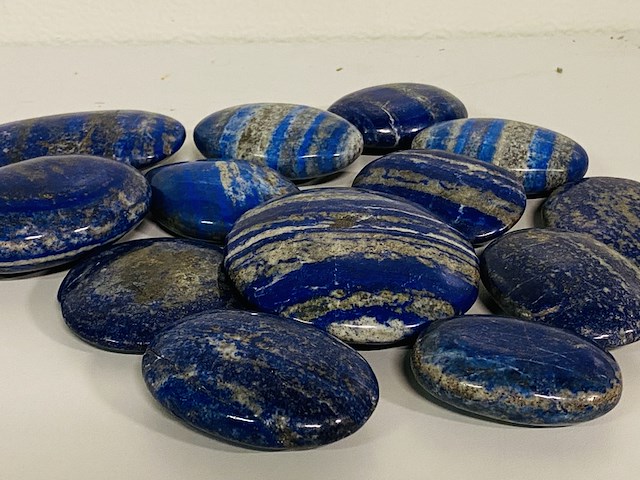 Ca. 13x lapis lazuli gepolijste stukken - afbeelding 3 van  3