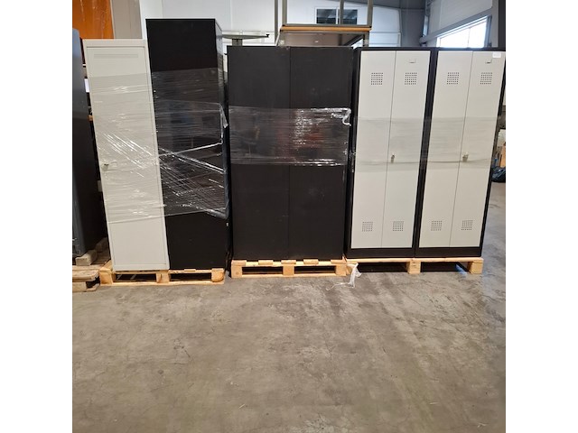 Ca. 13x lockerkast - afbeelding 1 van  6