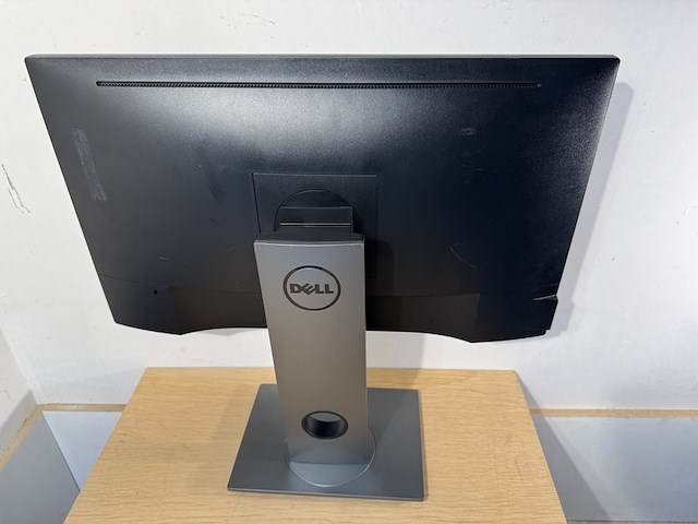 Ca. 13x monitor, iiyama, hp, dell, dahua, zwart - afbeelding 10 van  10