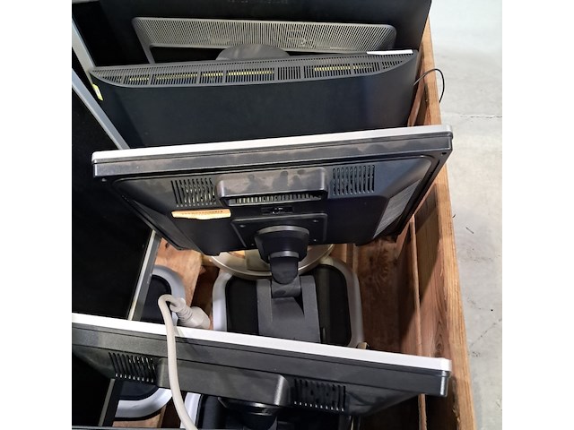 Ca. 13x monitor, o.a hp - afbeelding 10 van  16