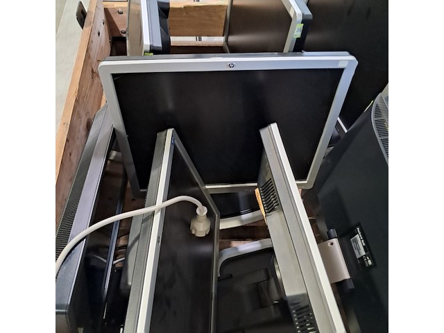 Ca. 13x monitor, o.a hp - afbeelding 15 van  16