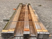 Ca. 13x mora hardhouten balken fijnbezaagd, 120x120mm, lengte 400cm