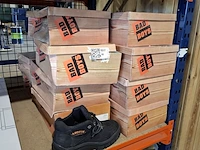 Ca. 13x paar schoenen, badboys, lage zwarte en hoge bruine, zwart