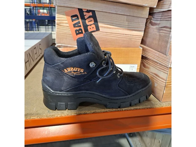 Ca. 13x paar schoenen, badboys, lage zwarte en hoge bruine, zwart - afbeelding 5 van  5