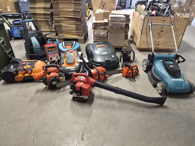 Ca. 13x tuin benodigdheden, o.a. makita, worx, husqvarna - afbeelding 2 van  9
