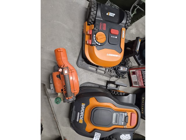 Ca. 13x tuin benodigdheden, o.a. makita, worx, husqvarna - afbeelding 6 van  9