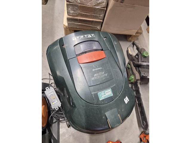 Ca. 13x tuin benodigdheden, o.a. makita, worx, husqvarna - afbeelding 8 van  9