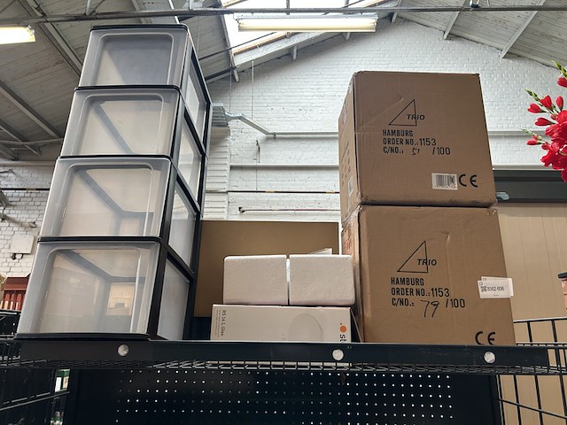 Ca. 13x verlichting en opbergers - afbeelding 1 van  5