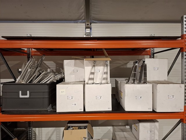 Ca. 14 doos aluminium rail montage van der valk - afbeelding 1 van  10