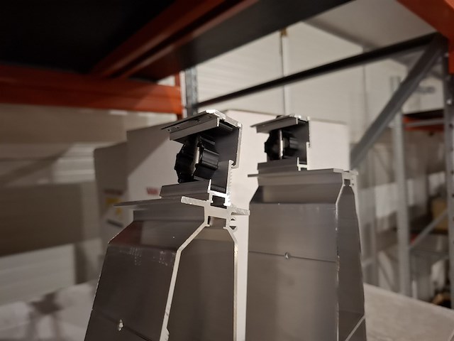 Ca. 14 doos aluminium rail montage van der valk - afbeelding 10 van  10