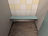 Ca. 14 meter kleedruimte-module — 13x kleedkamer - afbeelding 7 van  13