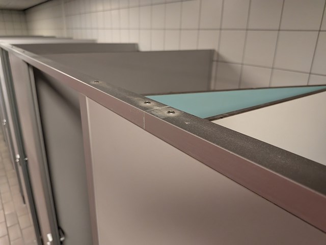 Ca. 14 meter kleedruimte-module — 13x kleedkamer - afbeelding 12 van  13