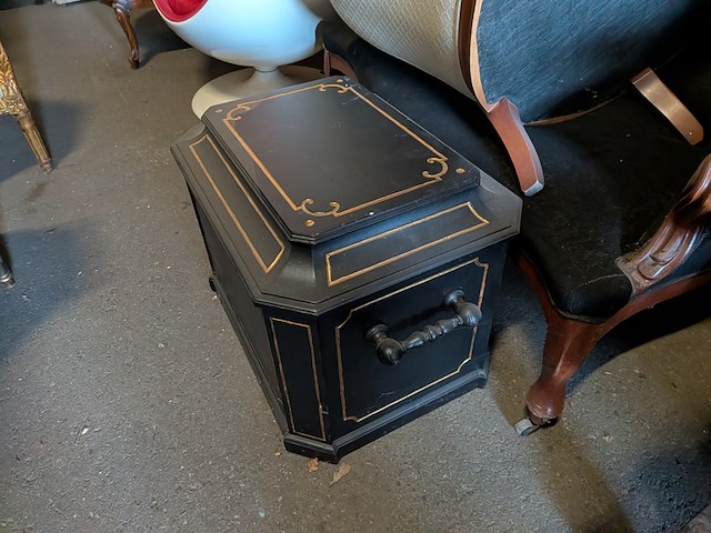 Ca. 140m2 kunst, antiek & vintage in opslag - afbeelding 25 van  96