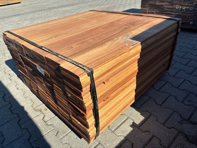 Ca. 140x guyana teak planken geschaafd, 21x145mm, lengte 105cm - afbeelding 2 van  3