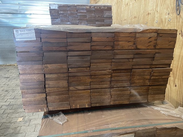 Ca. 140x guyana teak planken geschaafd, 25x145mm, lengte 100cm - afbeelding 2 van  3