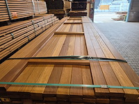 Ca. 140x guyana teak planken geschaafd, 27x70mm, 84/460cm, 56/490cm - afbeelding 1 van  3