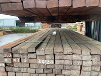 Ca. 140x hardhouten onderliggers geschaafd, 40x70mm, lengte 305cm