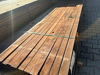 Ca. 140x hardhouten onderliggers geschaafd, 40x70mm, lengte 335cm