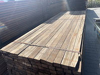 Ca. 140x hardhouten regels geschaafd, 40x70mm, lengte 305cm