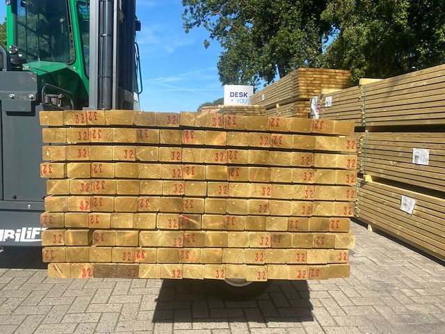 Ca. 140x vuren regels geschaafd geïmpregneerd, 47x75mm, lengte 540cm - afbeelding 3 van  4