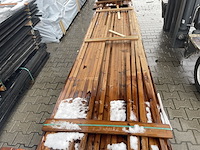 Ca. 141x thermo grenen hoeklat geschaafd, 42x42mm, lengte 48/360cm, 93/390cm - afbeelding 1 van  3