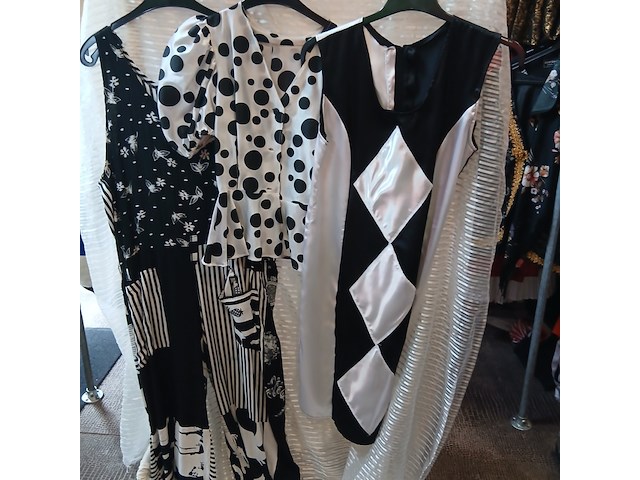 Ca. 141x zwart wit feestkleding en rockkleding - afbeelding 4 van  7