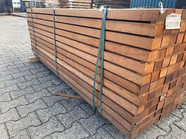 Ca. 143x angelim pedra onderliggers geschaafd, 45x68mm, lengte 130cm - afbeelding 2 van  4